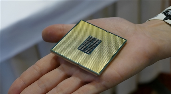 高通卷土重来再战服务器芯片市场!Intel前Xeon首席架构师加盟助阵
