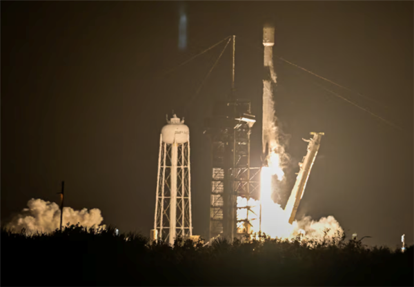 SpaceX发射“猎鹰9”运载火箭:搭载美日两国月球着陆器