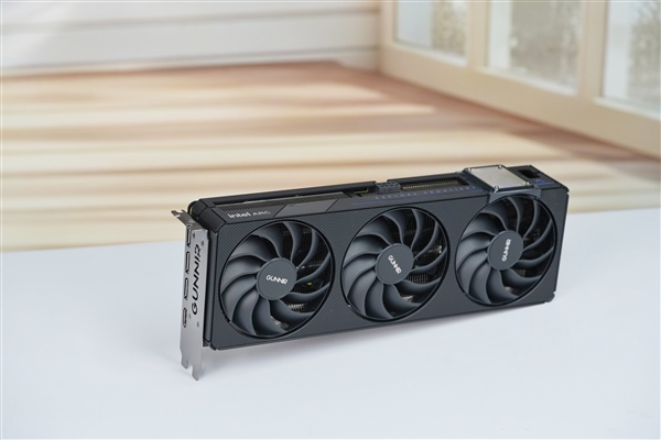 最强锐炫B570!蓝戟锐炫B570 Photon 10GB显卡图赏