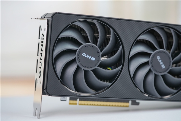 最强锐炫B570!蓝戟锐炫B570 Photon 10GB显卡图赏