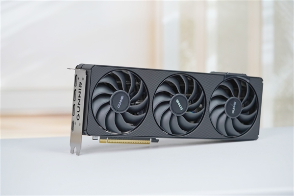 最强锐炫B570!蓝戟锐炫B570 Photon 10GB显卡图赏
