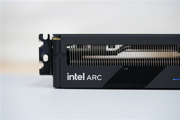 最强锐炫B570!蓝戟锐炫B570 Photon 10GB显卡图赏