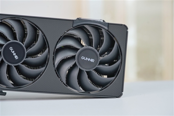 最强锐炫B570!蓝戟锐炫B570 Photon 10GB显卡图赏
