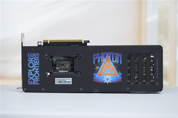 最强锐炫B570!蓝戟锐炫B570 Photon 10GB显卡图赏