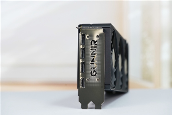最强锐炫B570!蓝戟锐炫B570 Photon 10GB显卡图赏