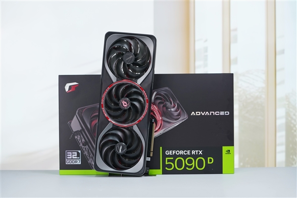国行特供游戏利器!七彩虹iGame RTX 5090D Advanced 32GB显卡图赏