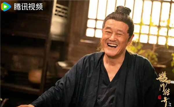 你追吗!赵本山主演《鹊刀门传奇2》、《乡村爱情17》今日开播
