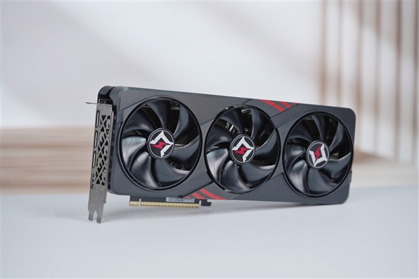 经典的红黑配色!耕升RTX 5080追风OC显卡图赏