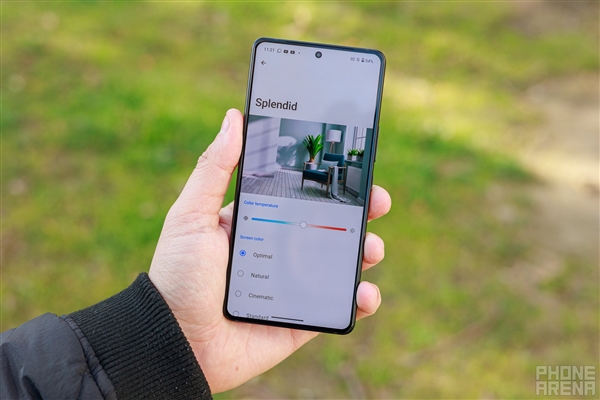 蛇年第一款Ultra惊现3.5mm耳机孔!华硕Zenfone 12 Ultra图赏
