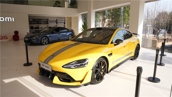 看完小米SU7 Ultra的实车:我觉得卖80万真不算贵