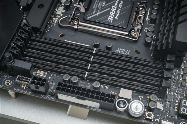 全新世界纪录!技嘉X870实现双通道DDR5-10200:运行相当稳定