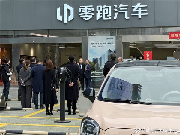法拉利CEO现身零跑汽车总部 朱江明亲自接待