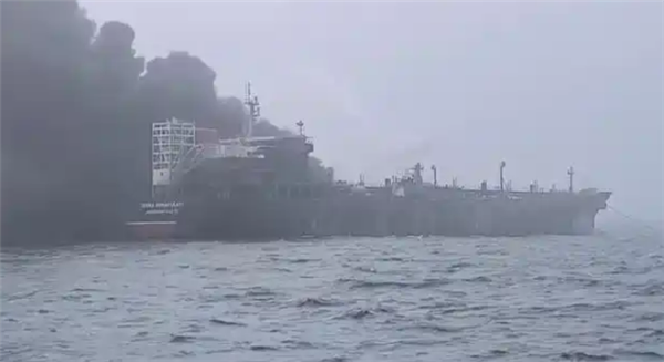 美国油轮与葡萄牙货轮在英国相撞:一俄罗斯人被批捕