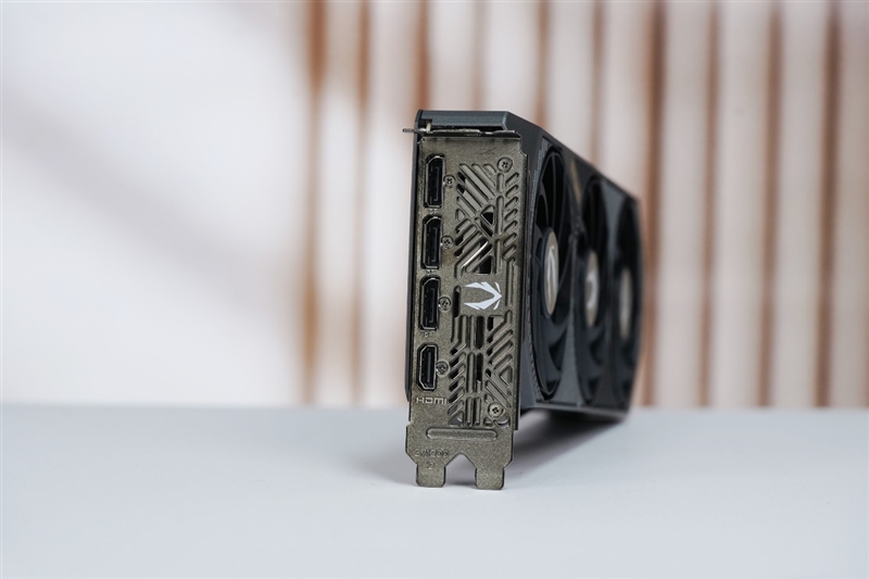 超频能力媲美顶级非公！索泰RTX 5070 SOLID OC评测