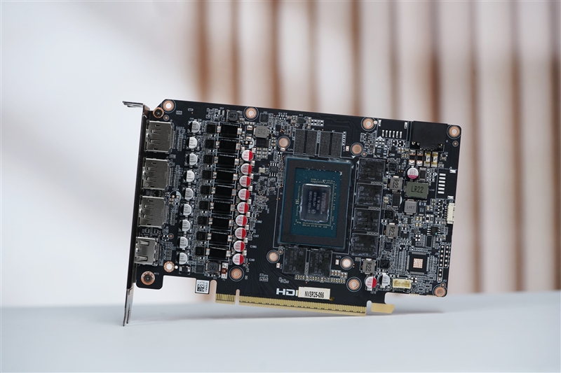 超频能力媲美顶级非公！索泰RTX 5070 SOLID OC评测