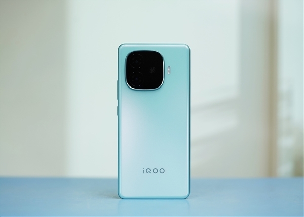 骁龙8s至尊版+7000mAh电池!iQOO Z10 Turbo Pro即将登场