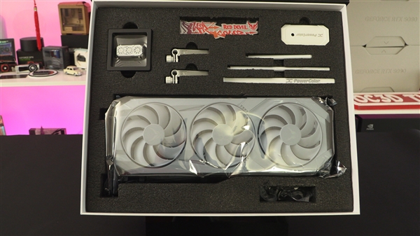 最特殊的RX 9070 XT:明明叫红魔 却通体纯白
