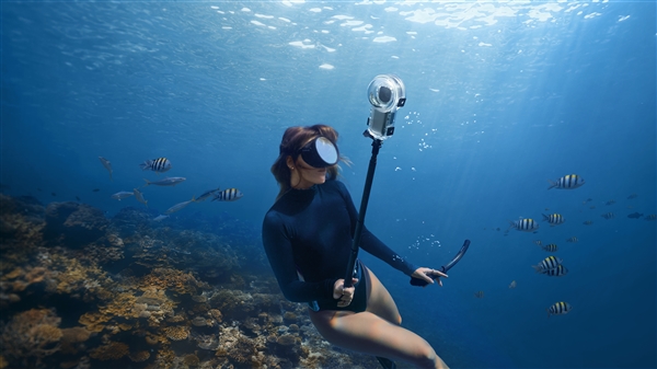 回击大疆全景相机!影石Insta360 X5 首降500元:到手价3298元起