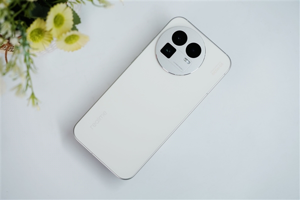 全球首发理光GR影像！真我GT8 Pro图赏