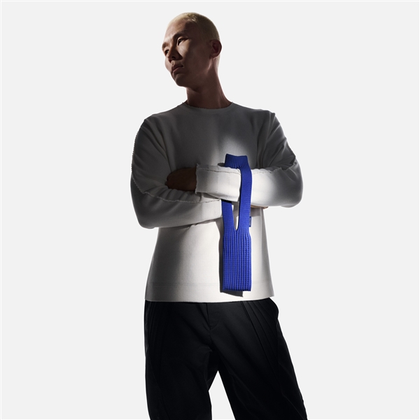 1299元被喷割韭菜！iPhone Pocket引热议 网友：以为苹果发布小折叠屏了