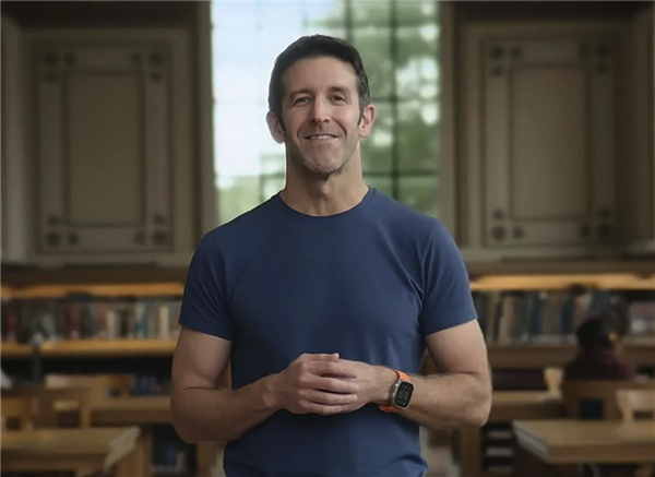 知名爆料人:库克退位是假 OpenAI狂挖苹果才是真