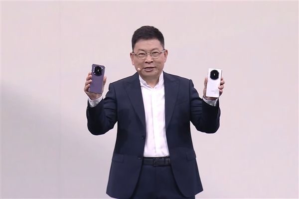 折叠屏最强者！华为折叠屏发货量超1000万台：市场份额68%