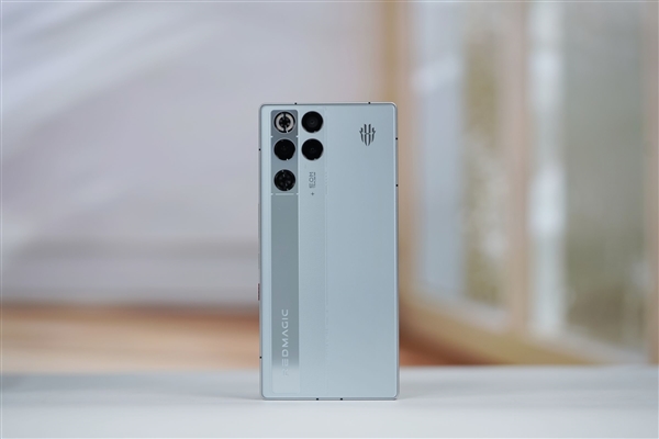 内置24000转/分钟风扇！红魔11 Pro图赏