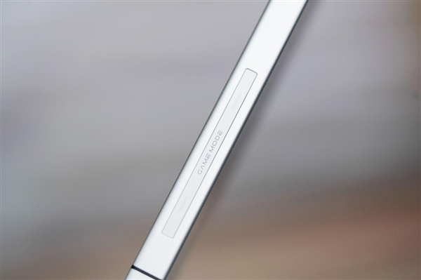 内置24000转/分钟风扇！红魔11 Pro图赏