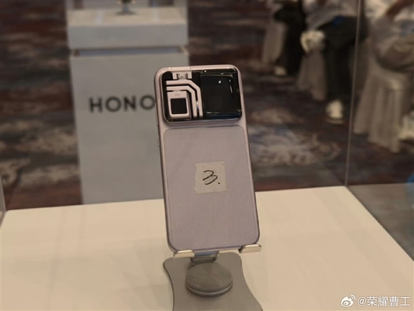 史上首款机器人手机!荣耀ROBOT PHONE明年上半年量产