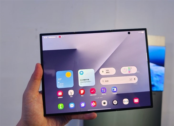 G形三折叠史上首款!三星Galaxy Z TriFold上手
