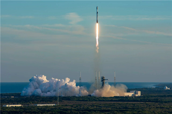 SpaceX猎鹰火箭助推器成功回收550次！82％都在船上