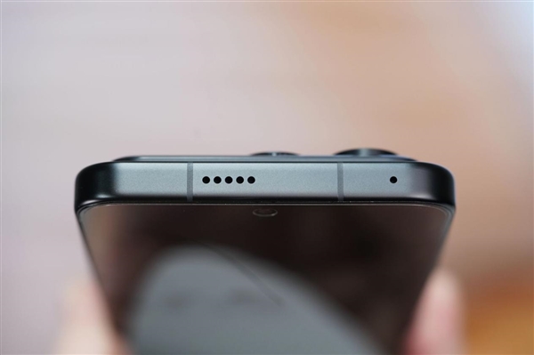 全球首发10000mAh电池！荣耀WIN图赏