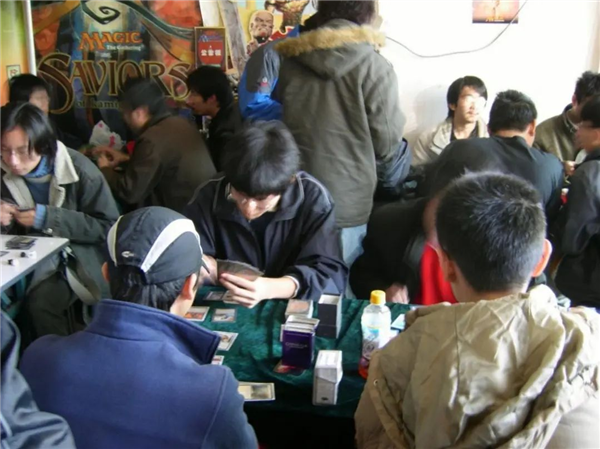 上万一盒的国产小卡片 凭什么让无数老外上瘾