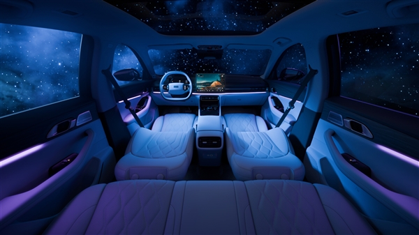 贴身比亚迪秦PLUS 吉利银河A7 EM/EV双车上市：8.98万起