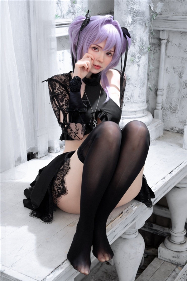 《生化4RE》阿什莉体模COS妮姬新装 黑衣黑丝很诱人