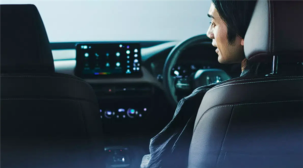 新款本田ZR-V官图发布 有玛莎拉蒂那味了