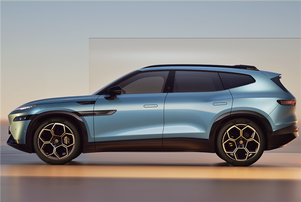 小鹏第二代VLA首次外供 大众安徽与众08开售：23.99万起