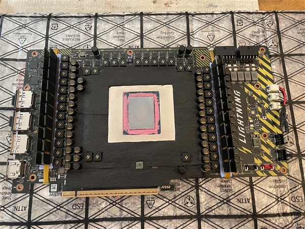 比公版高42%:RTX 5090液氮超频破纪录!GPU频率拉至3623MHz