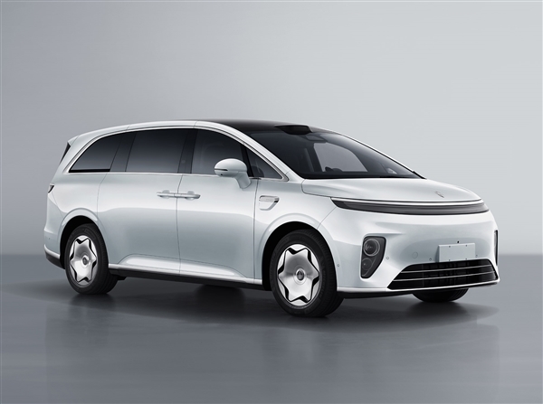 鸿蒙智行又一MPV登场 全新享界V8官图发布:锚定30万级